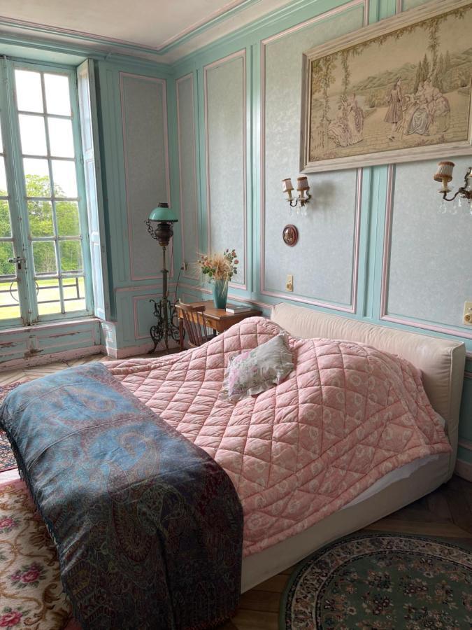 Chateau De Freschines *